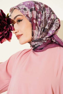 MAGENTA