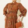 Button-Down Smocked Dress Tan - Afbeelding 2