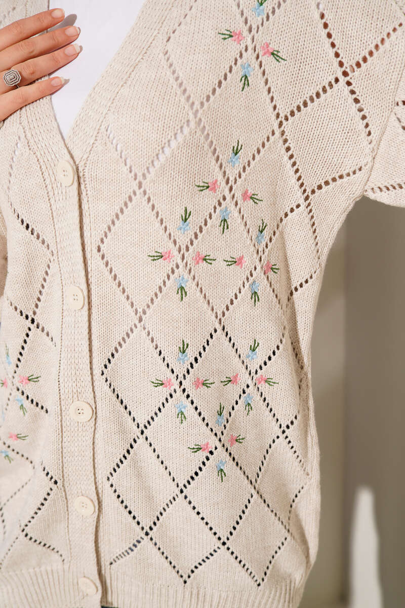 Floral Diamond Pattern Knit Cardigan Beige - Image 4
