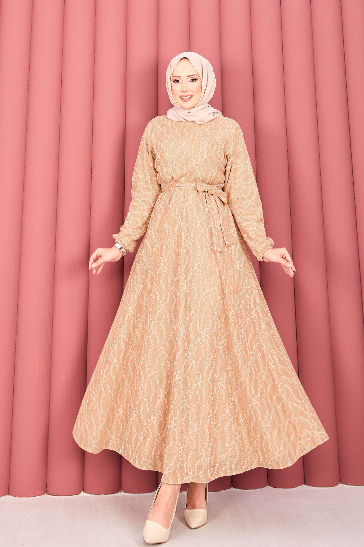 Textured Lace Wrap Dress with Removable Belt for Modest Wear Camel - الصورة 5