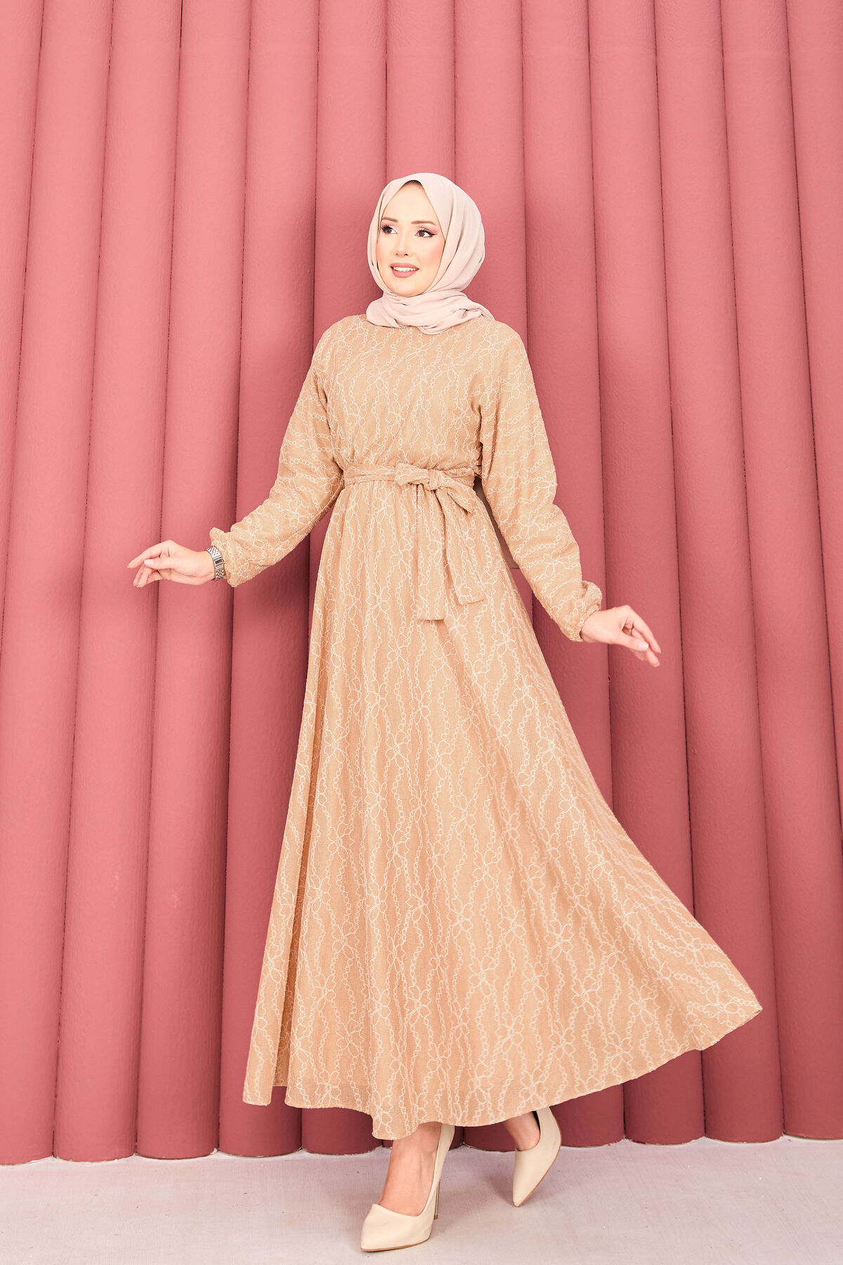 Textured Lace Wrap Dress with Removable Belt for Modest Wear Camel - الصورة 2