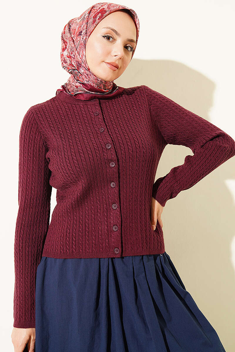 Buttoned Knitted Cardigan with Braided Hair Texture Plum