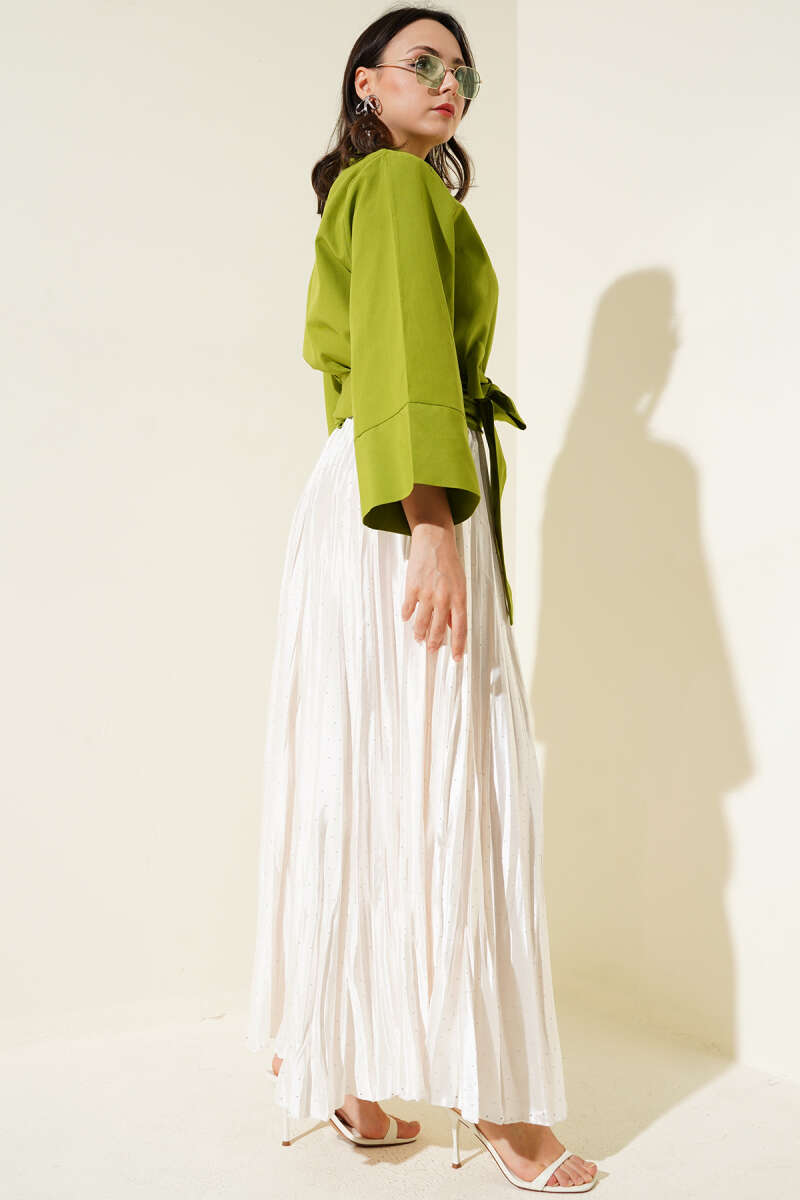 Buttoned Side Tied Short Shirt Pistachio Green - الصورة 3