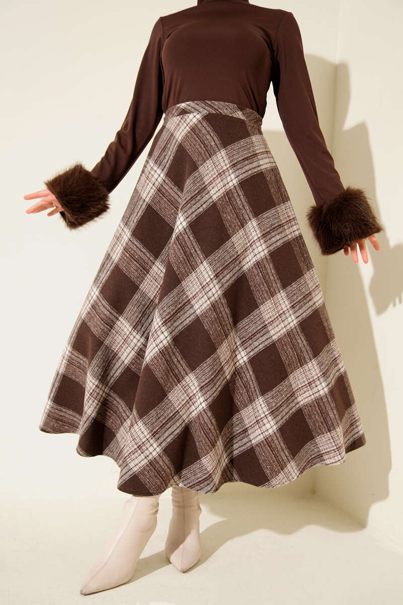 Plaid Flared Wool Skirt Brown