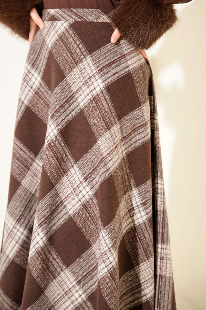 Plaid Flared Wool Skirt Brown - الصورة 4