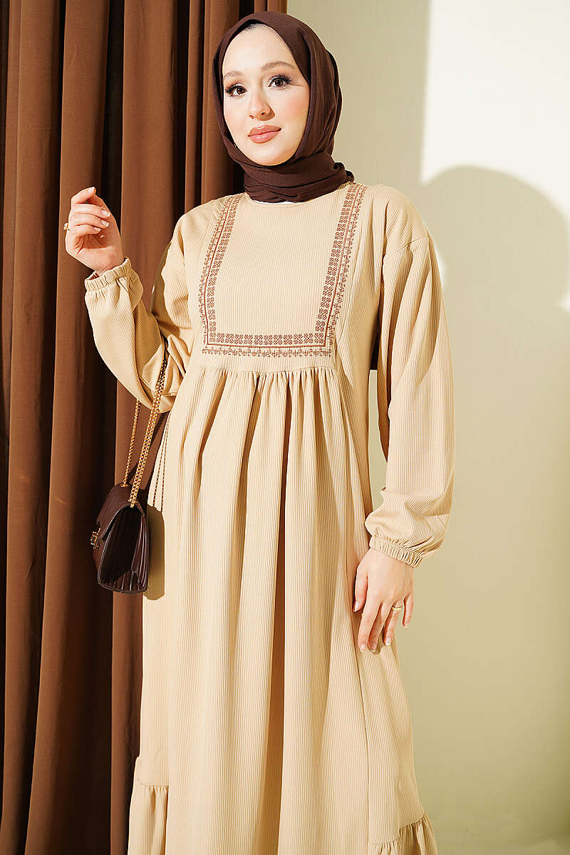 Ethnic Pattern Embroidered Knit Dress Beige - immagine 2