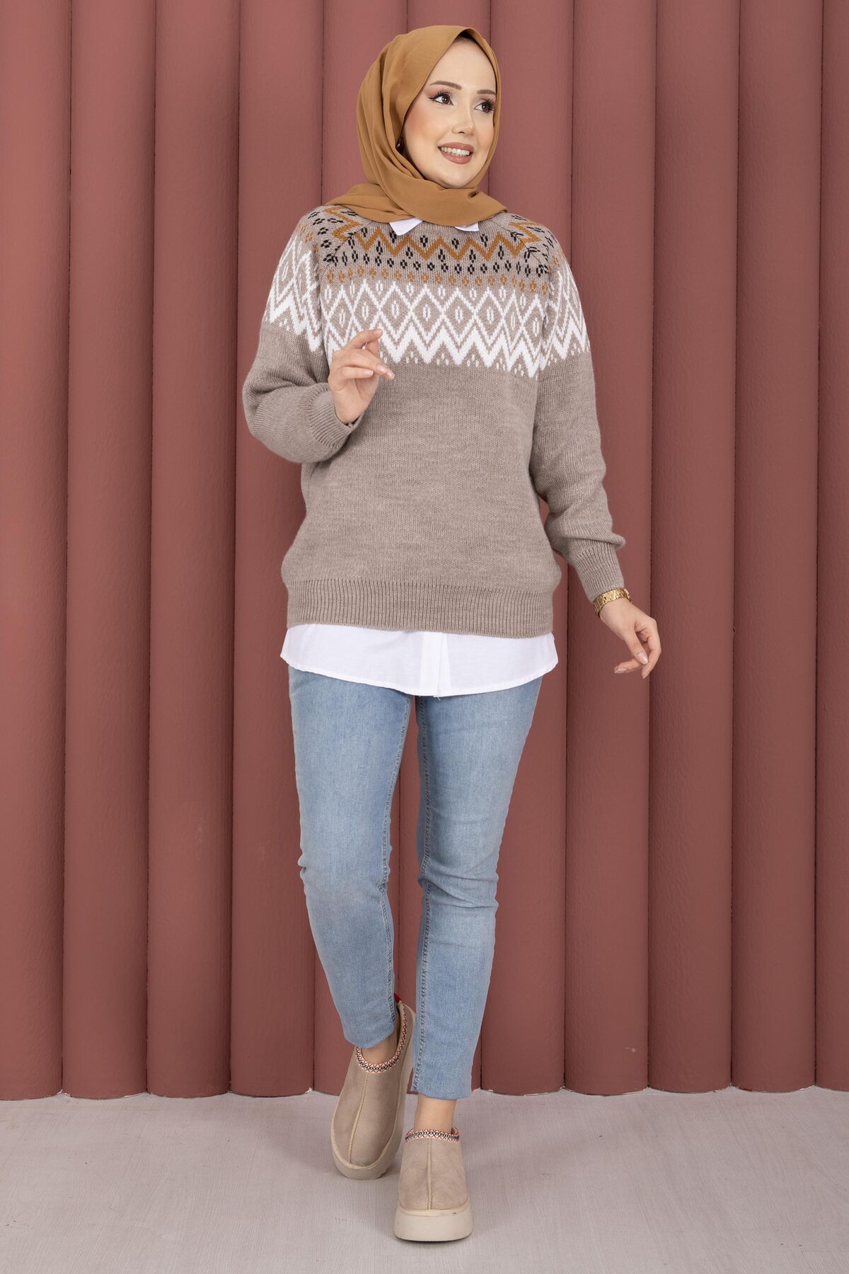Oversized Knit Sweater with Ethnic Pattern Mink – Image 3