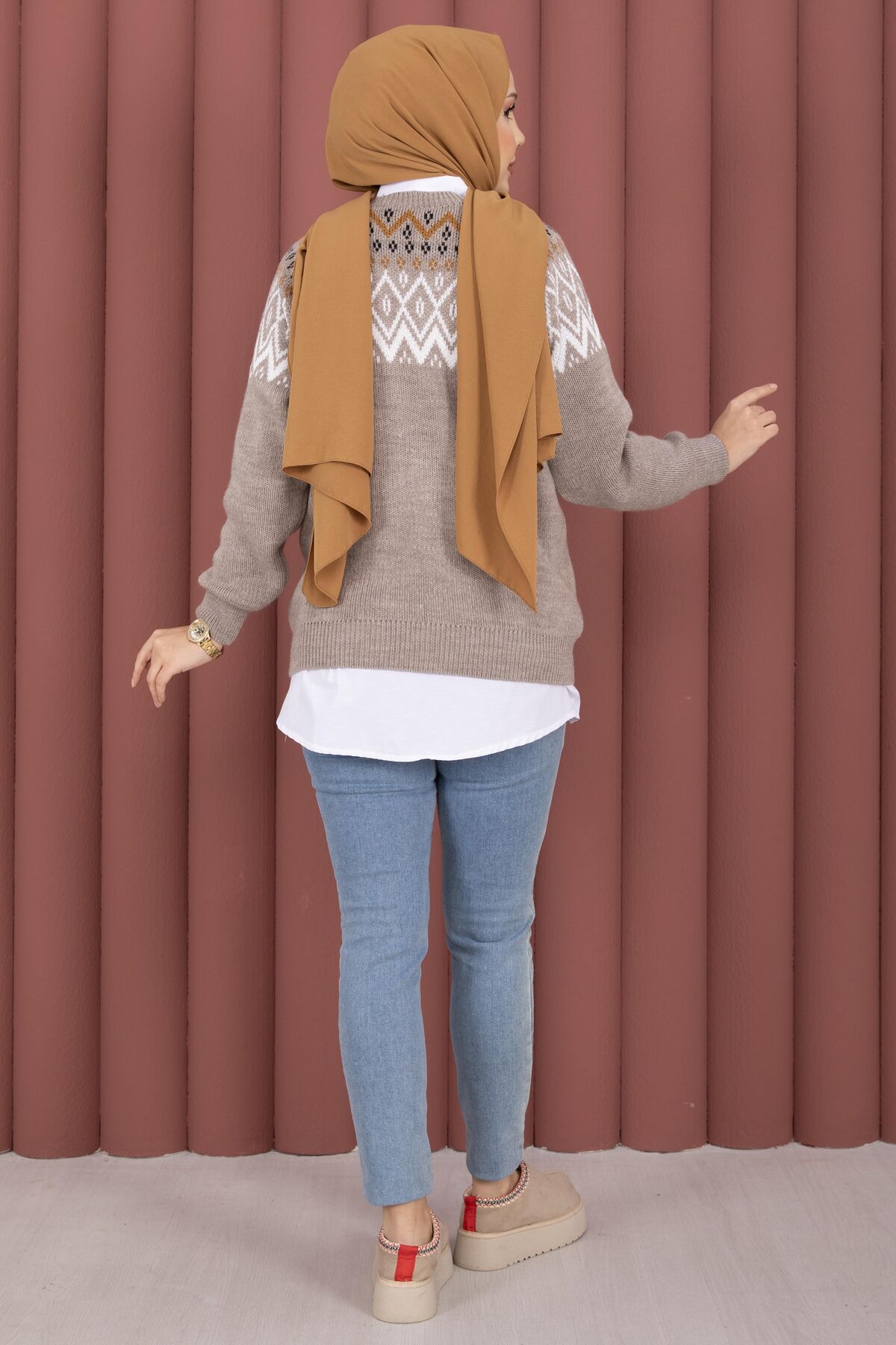 Oversized Knit Sweater with Ethnic Pattern Mink – Image 5