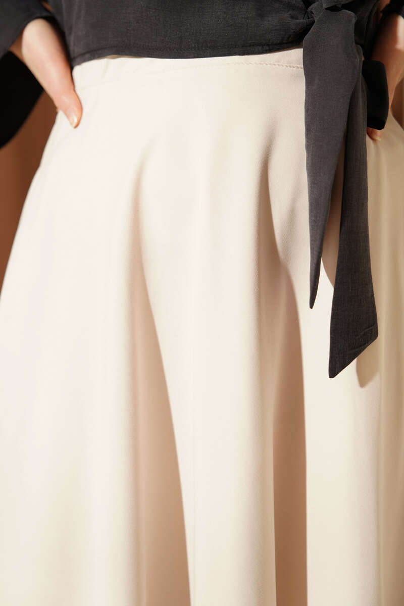 Zippered Tencel Flared Skirt Beige – Image 4
