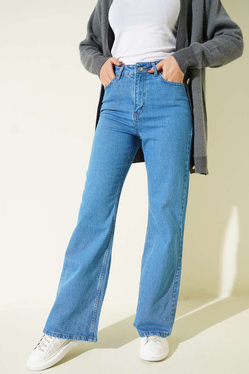 Wide-Leg Buttoned Denim Trousers Light Blue