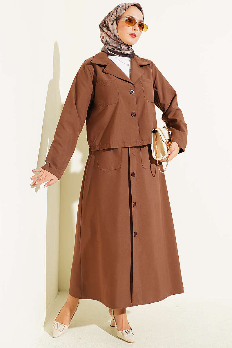 Two-Piece Set with Chest Pocket and Hem Edge Brown