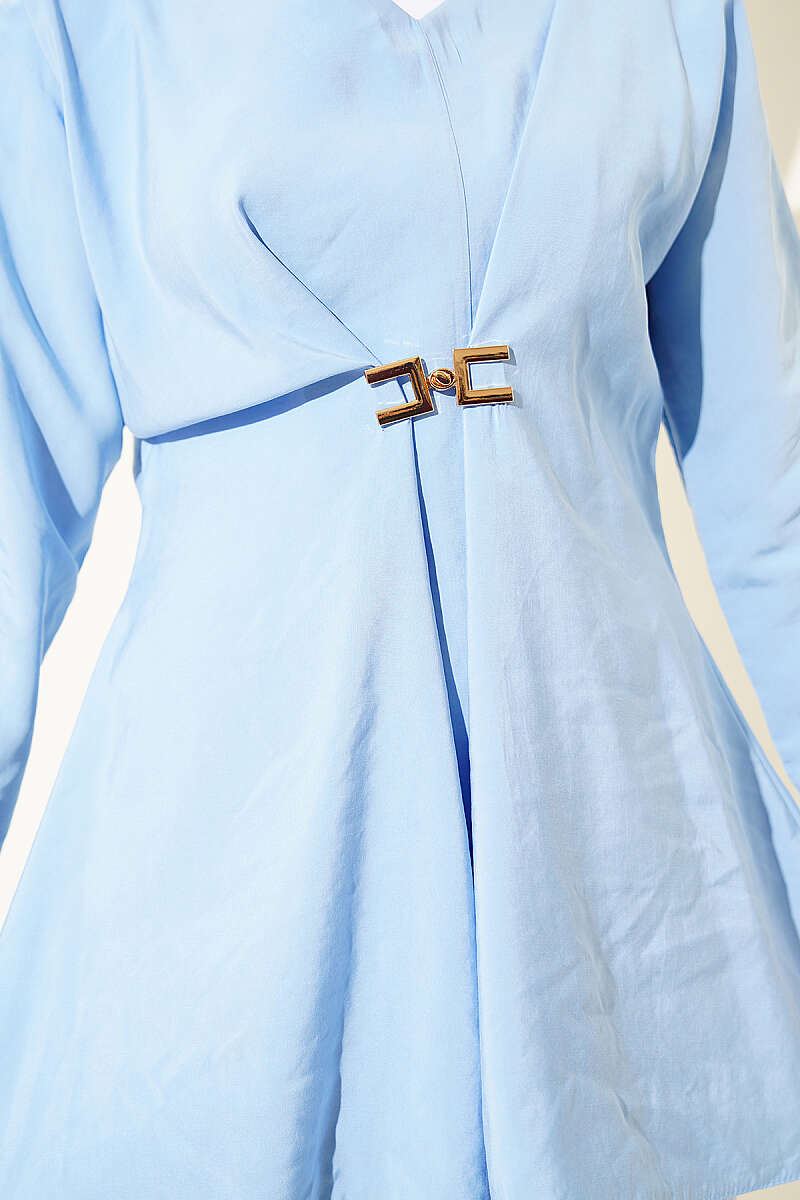 V-Neck Modal Two-Piece Set with Gold Accessories Baby Blue – Bild 4