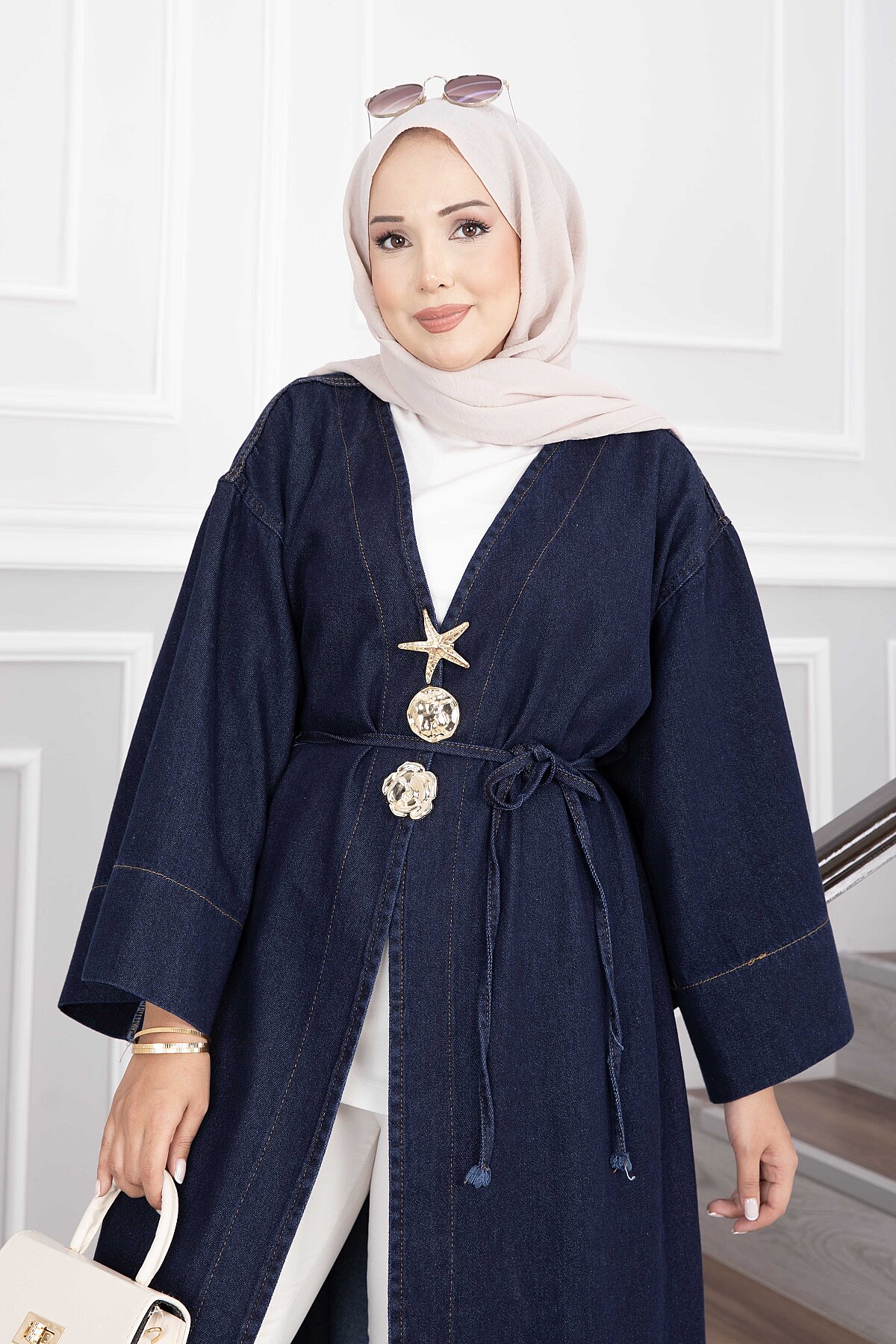 Long denim kimono with gold brooch and tie closure Navy Blue – Bild 2