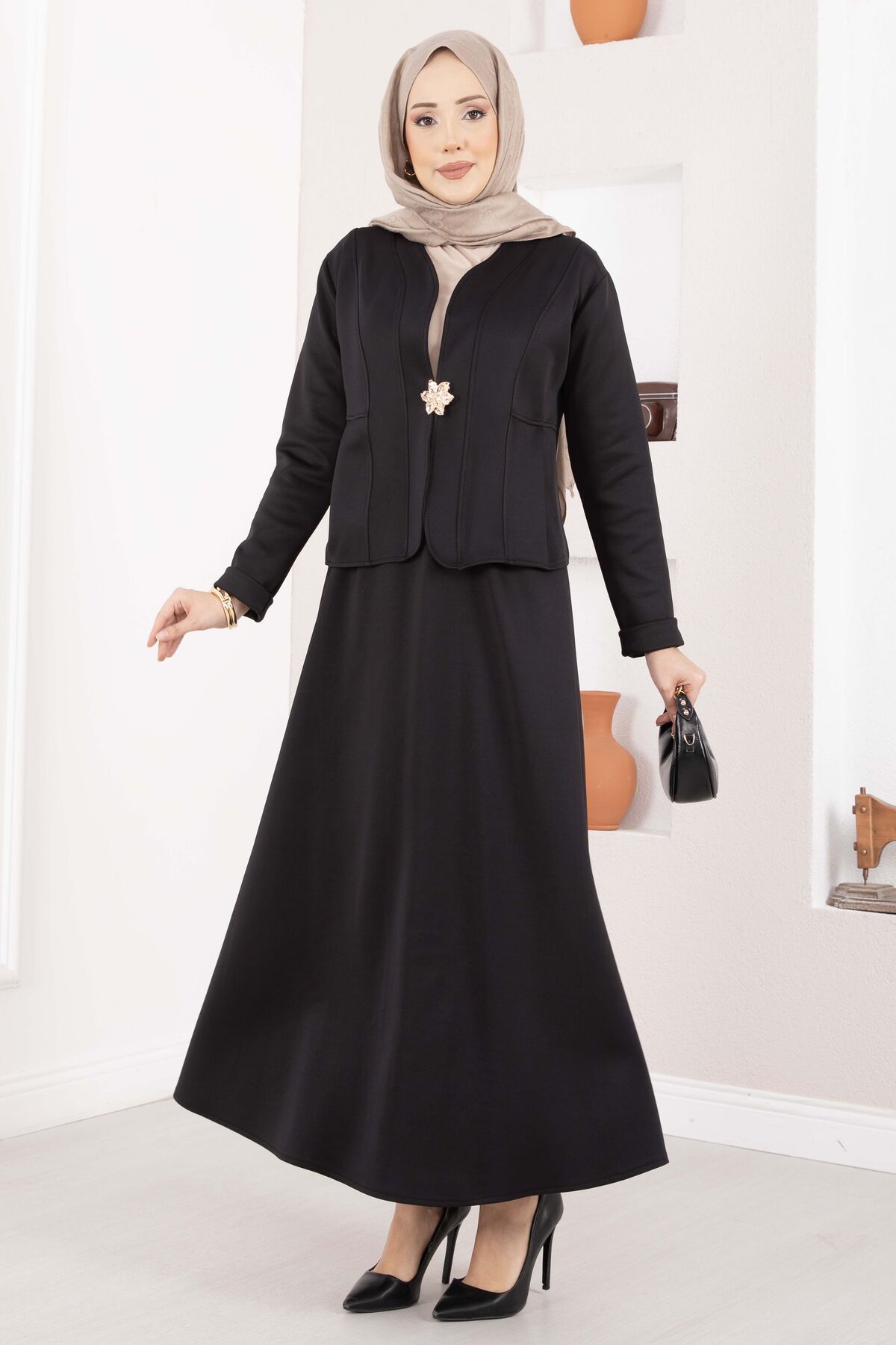 Gold Brooch Detail Jacket and Hem Edge Two-Piece Set Black - الصورة 5