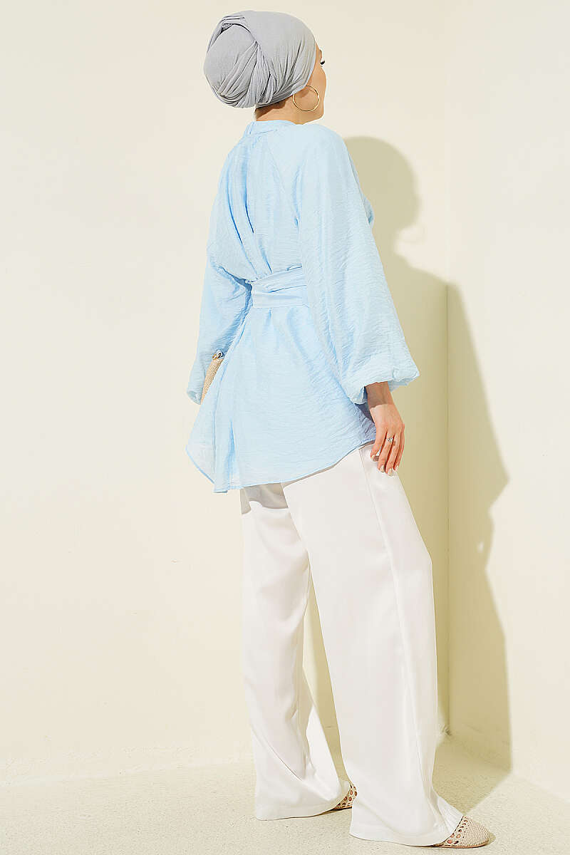 Rose Brooch Self-Belted Tunic Ice Blue - Imagen 3
