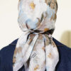 Rose Patterned Soft Scarf Grey – Bild 3