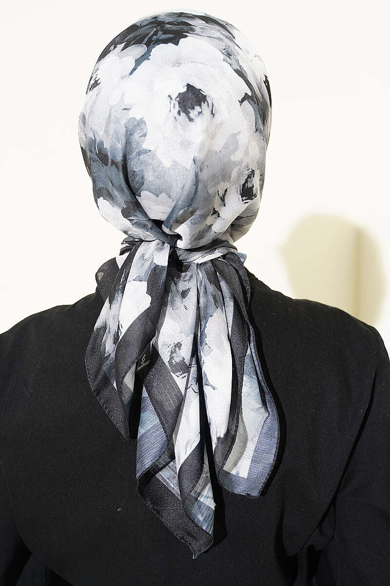 Rose Patterned Soft Scarf Black - Afbeelding 3