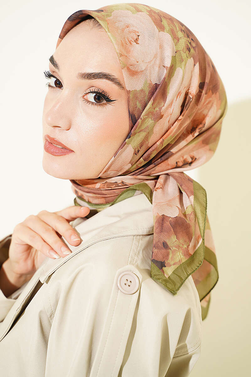 Rose Patterned Soft Scarf Green – Bild 2