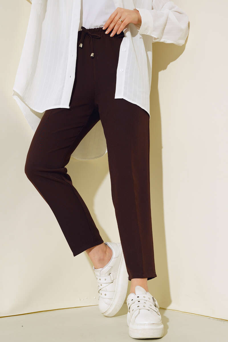 Belted Tapered Pants with String Detail Dark Brown – Bild 2