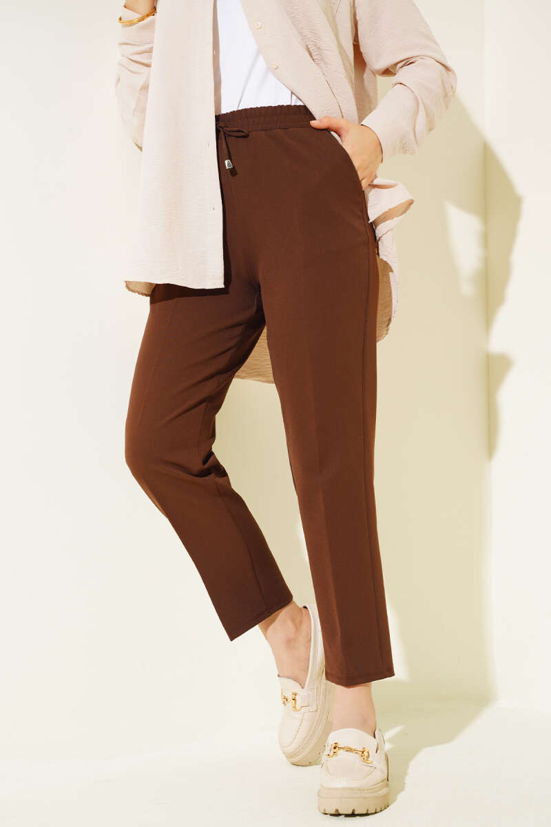 Belted Tapered Pants with String Detail Dark Brown – Bild 5