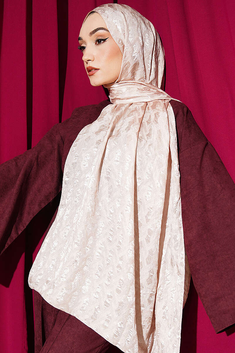 Textured Jacquard Shaw Beige - Imagen 2