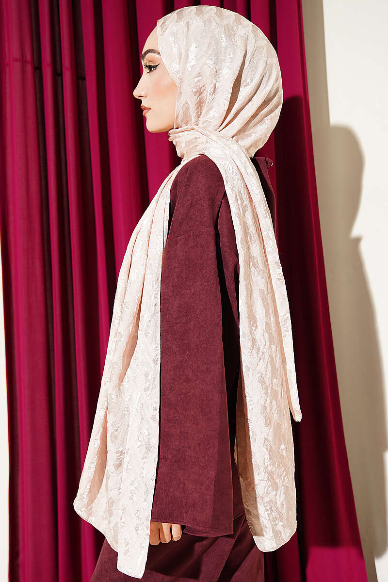 Textured Jacquard Shaw Beige - Imagen 3