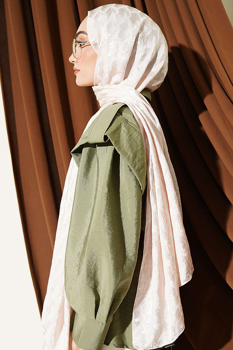 Textured Jacquard Shaw Champagne - Image 3