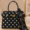 Key Detail Shoulder Bag with Scarf Black - Afbeelding 2