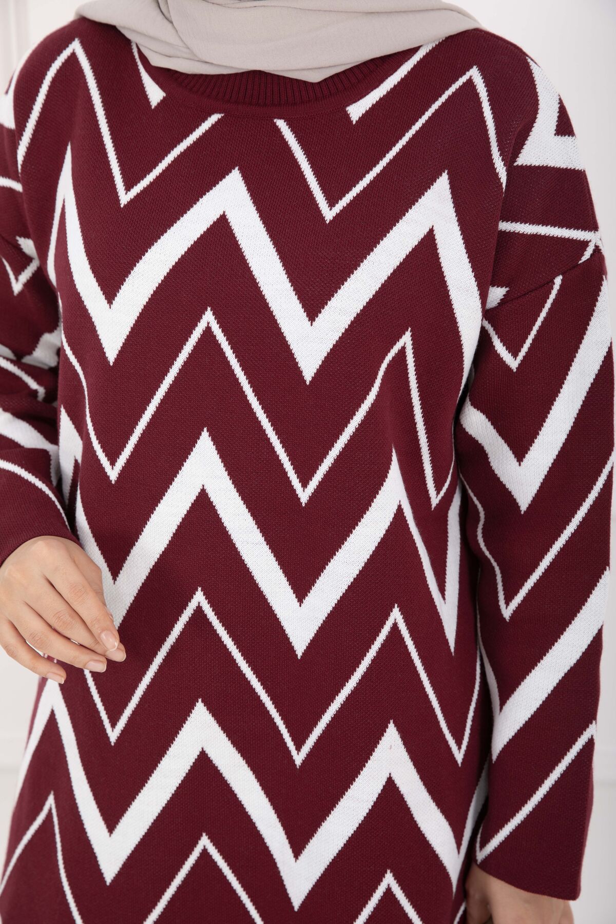 Lavin Zigzag Patterned Knit Sweater Burgundy – Image 4