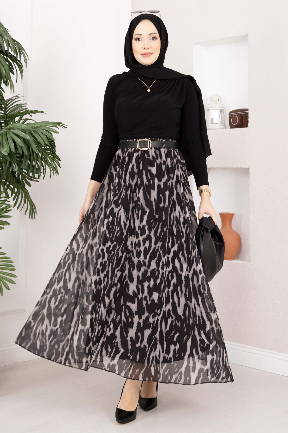 Leopard Print Chiffon Skirt with Belt Black