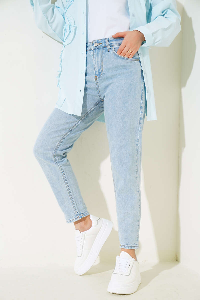 Mom Friend Straight Leg Jeans Snow Wash
