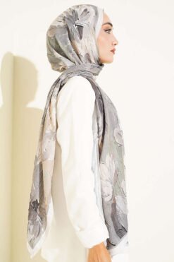 Alternative view of Bamboo Crinkle Shawl with Nilufer Pattern Beige