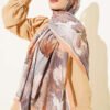 Bamboo Crinkle Shawl with Nilufer Pattern Latte - Afbeelding 2