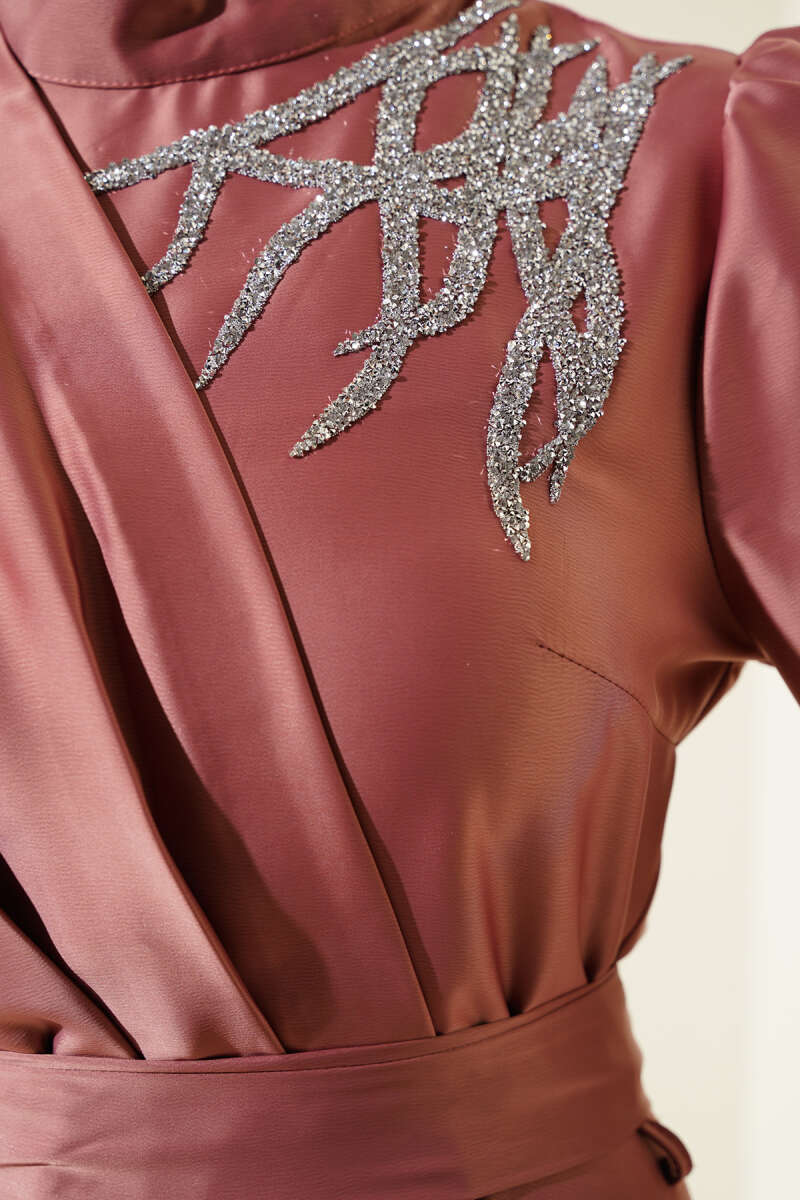 Satin Evening Dress with Shoulder Stones Rose Dust - الصورة 4