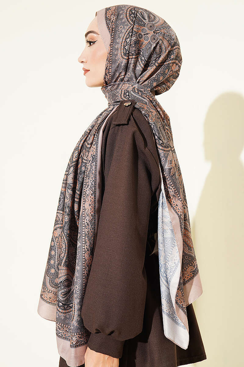 Vintage Patterned Printed Shawl Latte - immagine 3