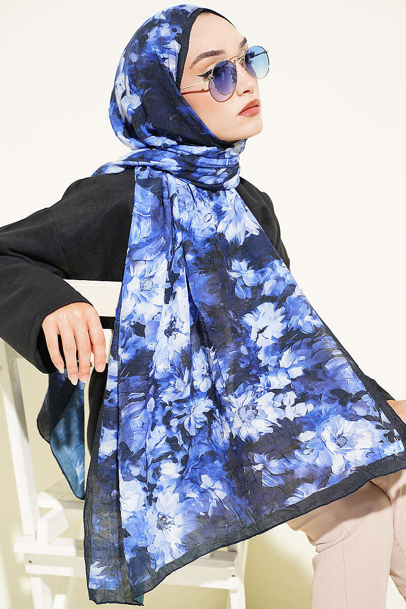 Daisy Pattern Bamboo French Terry Shawl Navy Blue – Image 2