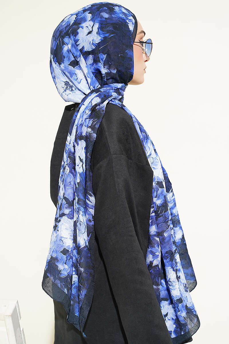 Daisy Pattern Bamboo French Terry Shawl Navy Blue – Image 3