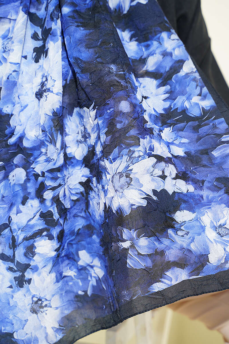 Daisy Pattern Bamboo French Terry Shawl Navy Blue – Image 4