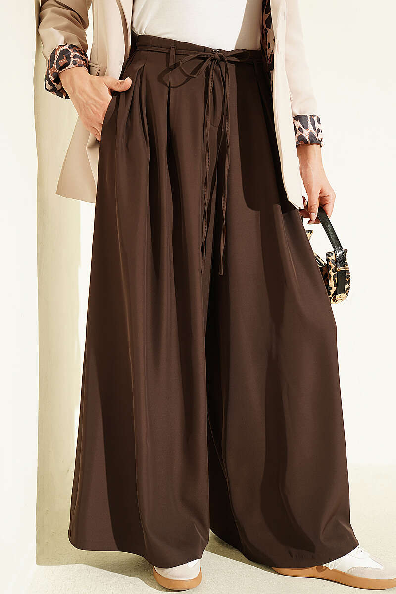 French Terry Jogger Pants with Pile Detail and Drawstring Dark Brown