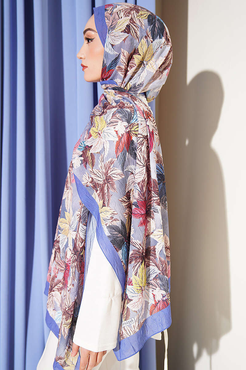 Colorful Leaf Pattern French Terry Shawl Lilac – Image 3