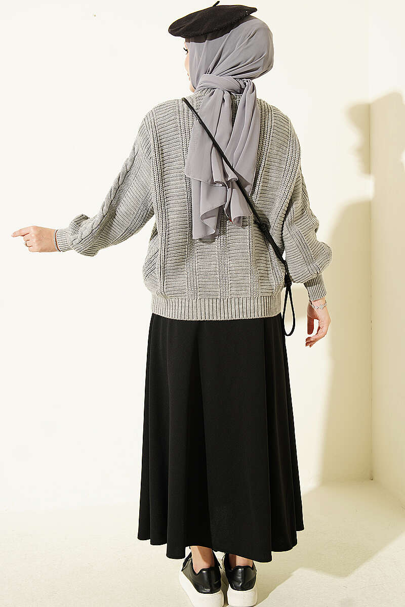 Knitted Short Cardigan with Button Details Grey - الصورة 3