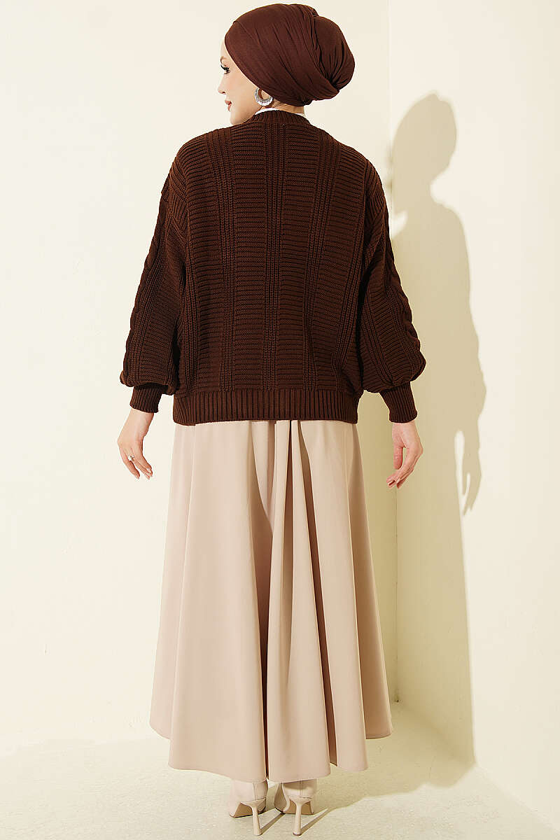 Knitted Short Cardigan with Button Details Brown - الصورة 3
