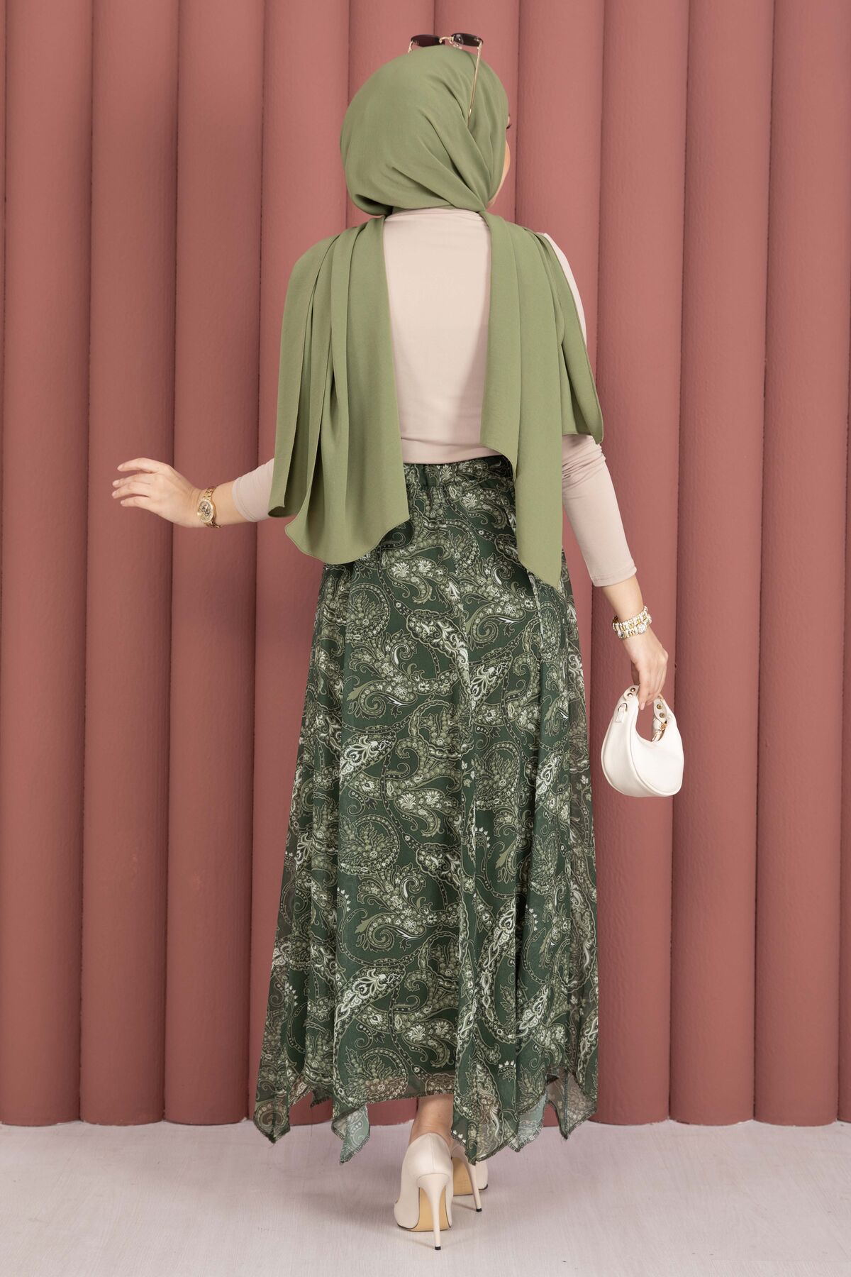 Asymmetrical Cut Chiffon Skirt with Shawl Print Khaki - Imagen 6