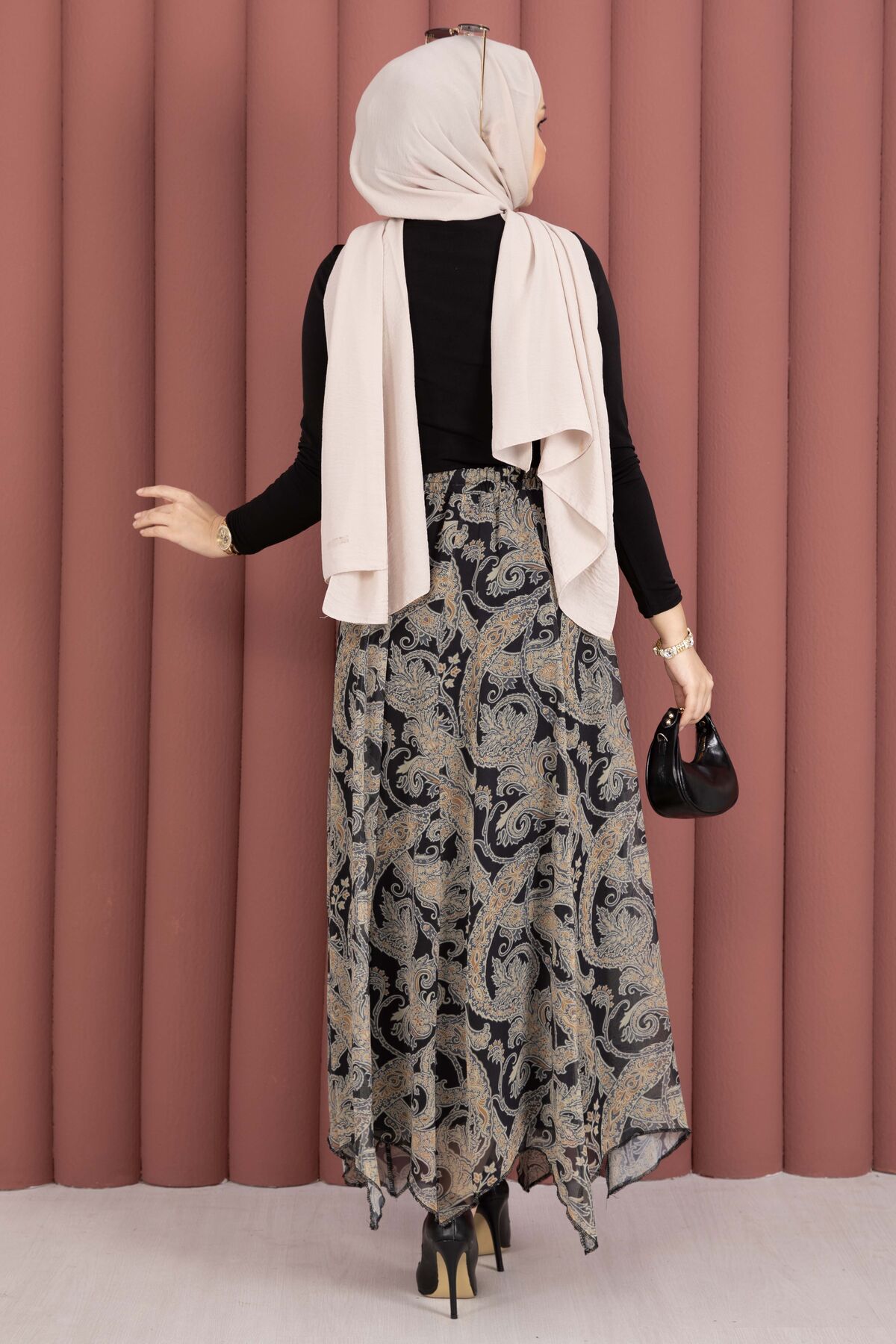 Asymmetrical Cut Chiffon Skirt with Shawl Print Black - Afbeelding 5