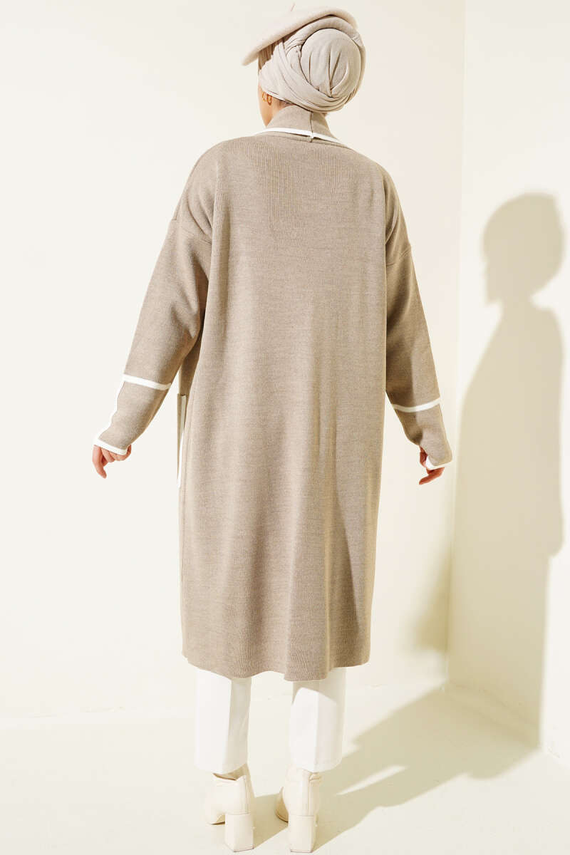 Shawl Collar Pocketed Knit Cardigan Beige – Image 3