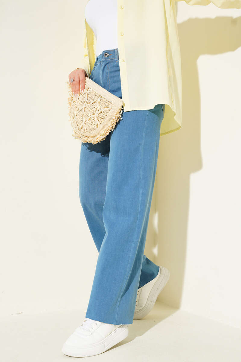 Baggy Cropped Pants Light Blue - Image 2