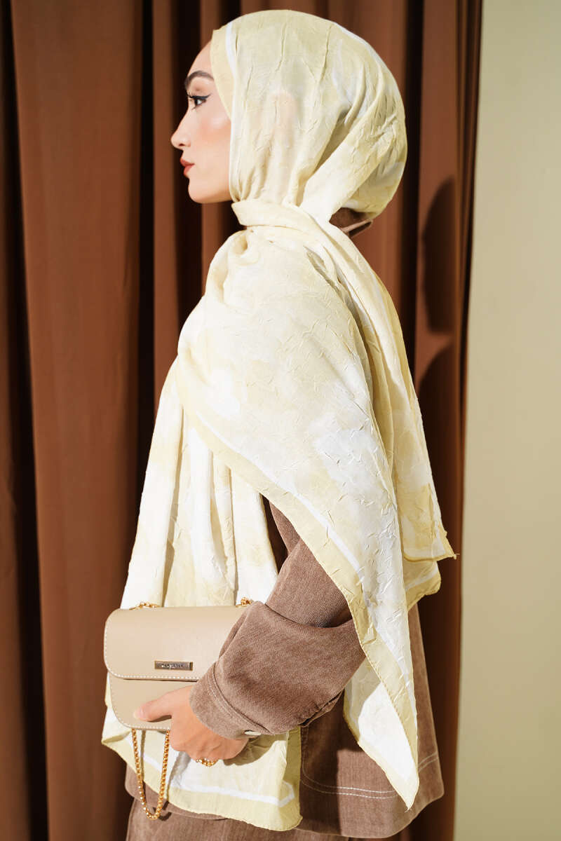 Floral Bamboo Crinkle Scarf with Stripe Details Lime - الصورة 3