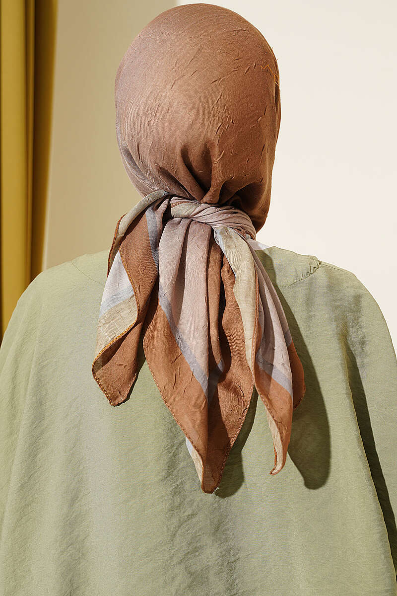 Striped Bamboo Crinkle Scarf Oil Green – Bild 3