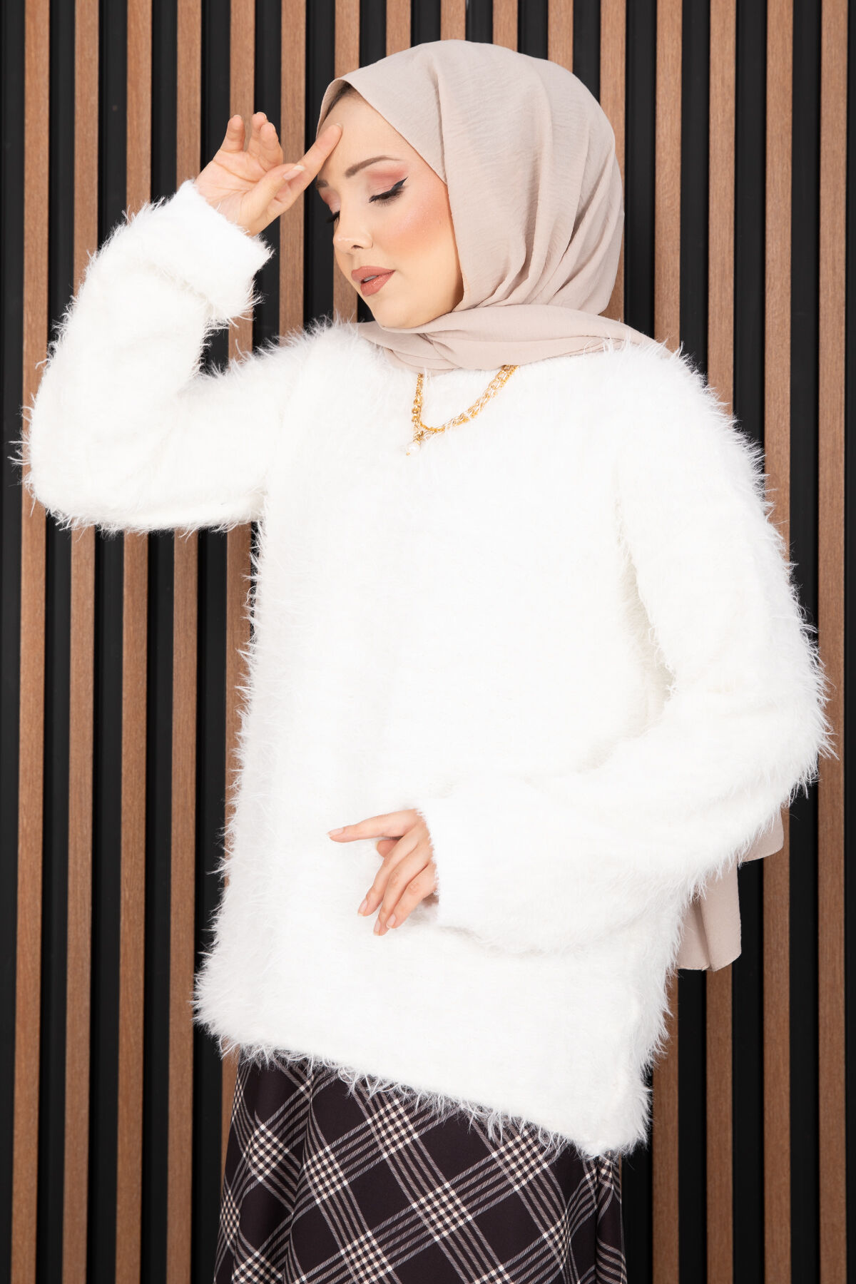 Soft Plush Textured Knit Sweater Ecru – Image 4