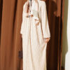 V-Neck Dress with Gathered Detail Beige – Bild 3